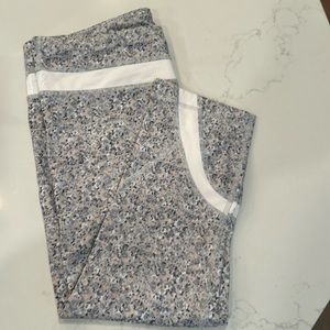 Lululemon Run Crop II Luxtreme Petitie Fleur Size 10